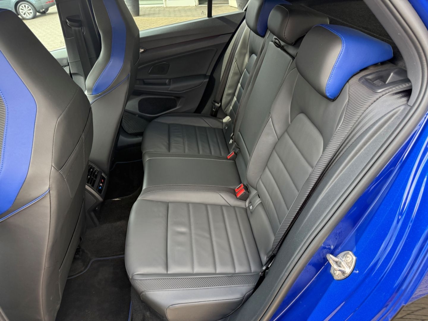 VW Golf R Performance 4M 2.0TSI APR Akra Nappa H&K - Image 25