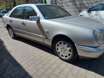 Mercedes E 240 - 7