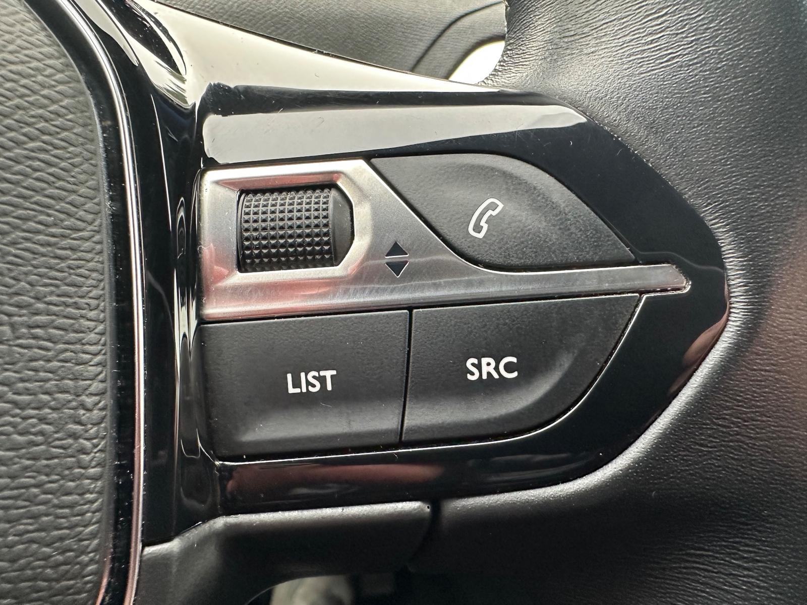 Peugeot 3008 PureTech 130 Allure Pack NAV+LED+KAM