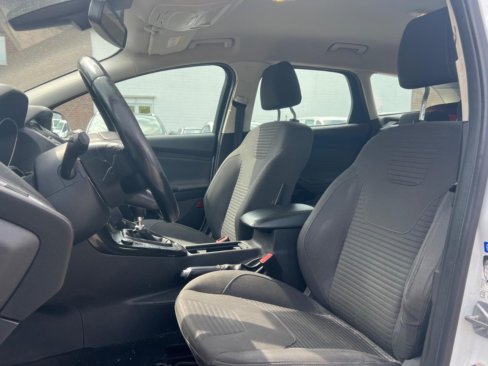 Ford Focus 2015 — photo 7