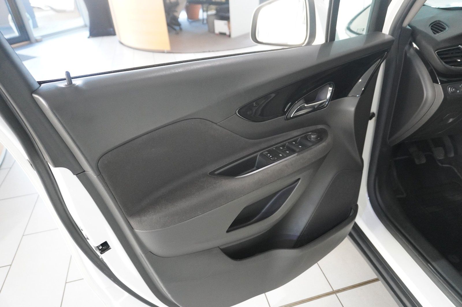 Fahrzeugabbildung Opel Mokka X 1.4 ON NAVI/LED/KAMERA/SHZ/SPORT/NEBEL
