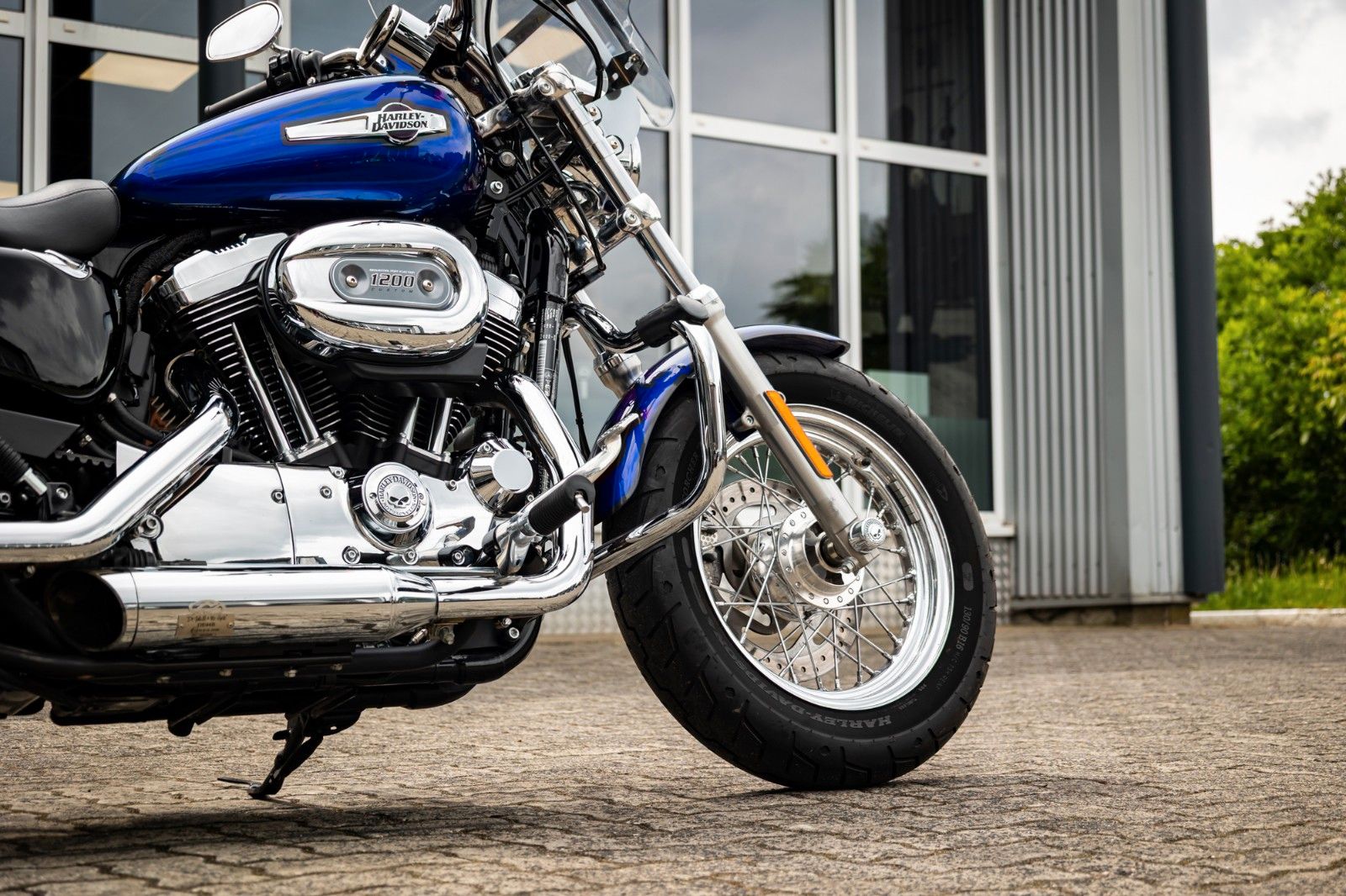 Fahrzeugabbildung Harley-Davidson Sportster XL1200C Custom - JEKILL&HYDE -