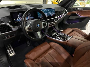 BMW X7 - 7