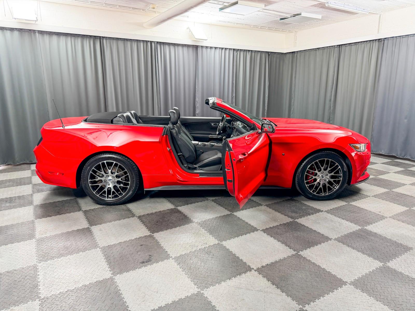 Ford Mustang 2016 Cabrio V6 3.7l, Leder, UNFALLFREI,