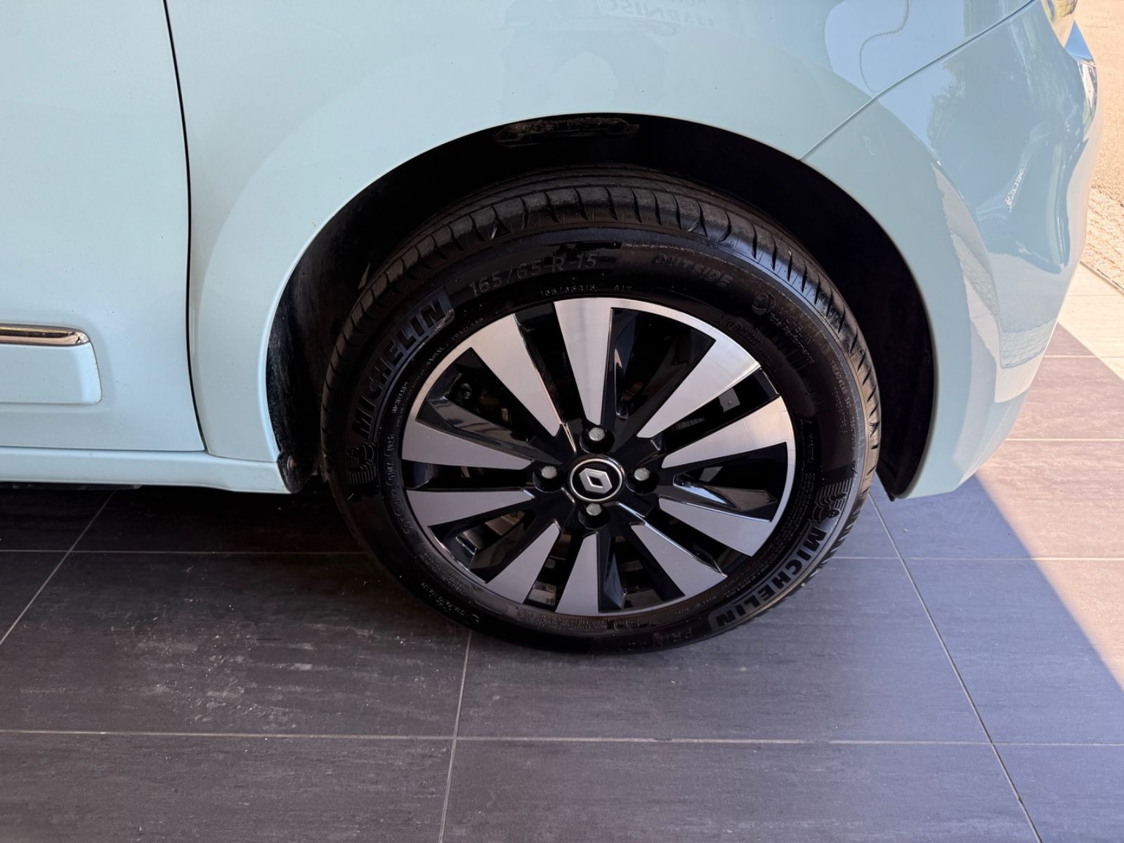 Fahrzeugabbildung Renault Twingo Techno Electric, Navi, Rückfahrkamera