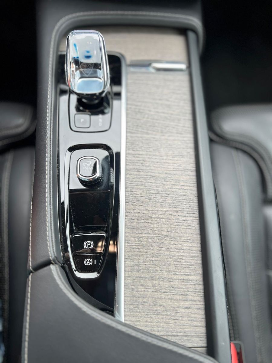 Fahrzeugabbildung Volvo XC90 B5D AWD Plus Bright*LED*STHZ*360*AHK*ALARM