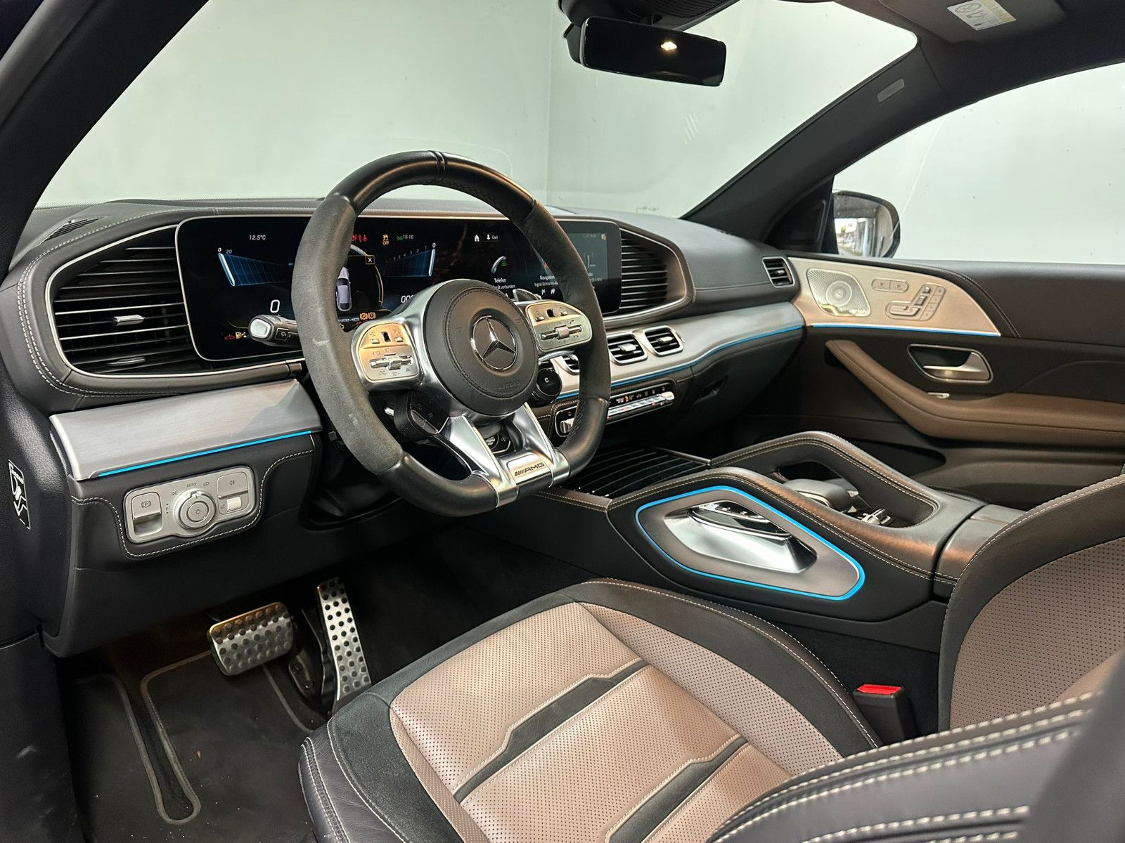 Fahrzeugabbildung Mercedes-Benz GLE 63 S 4MATIC+ *PANORAMA*NIGHT*VMAX*MULITBEAM*