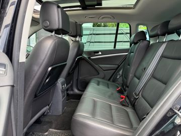 Volkswagen Tiguan - 12