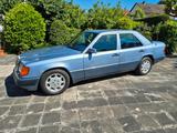 Mercedes-Benz Mercedes Benz 300E 24V W124 aus 1.Hand - Mercedes-Benz 300 mit Benzin-Antrieb: Limousine, 24