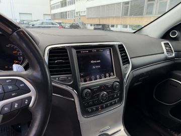 Jeep Grand Cherokee - 10