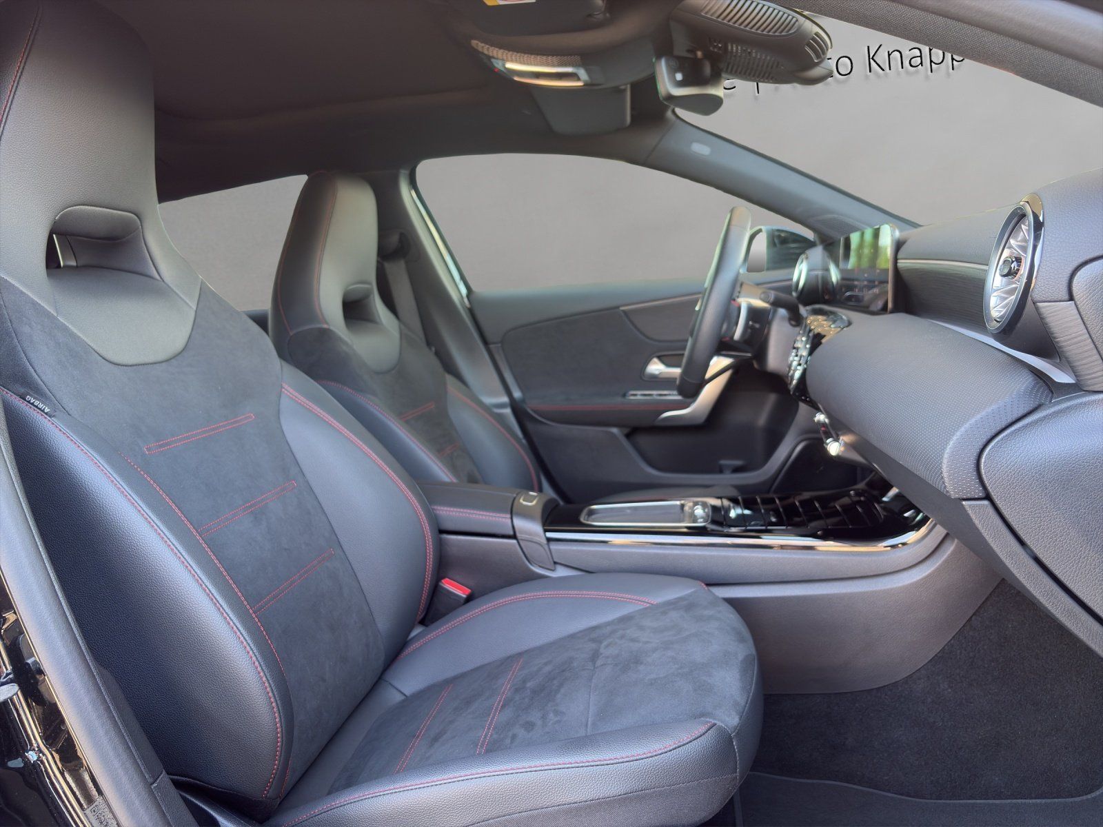 Fahrzeugabbildung Mercedes-Benz A 200 d AMG PANO Keyless DISTRONIC Multibeam