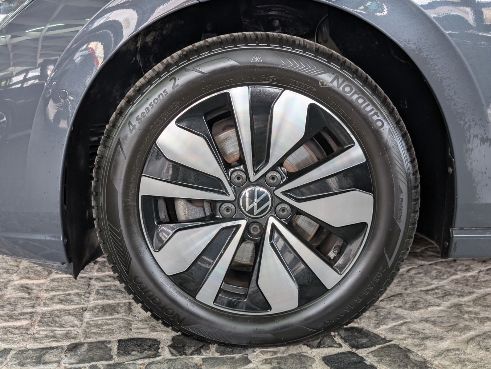 Fahrzeugabbildung Volkswagen Golf Move 1.5 TSI ACC LED SHZ VIRT AMBI APP BHL