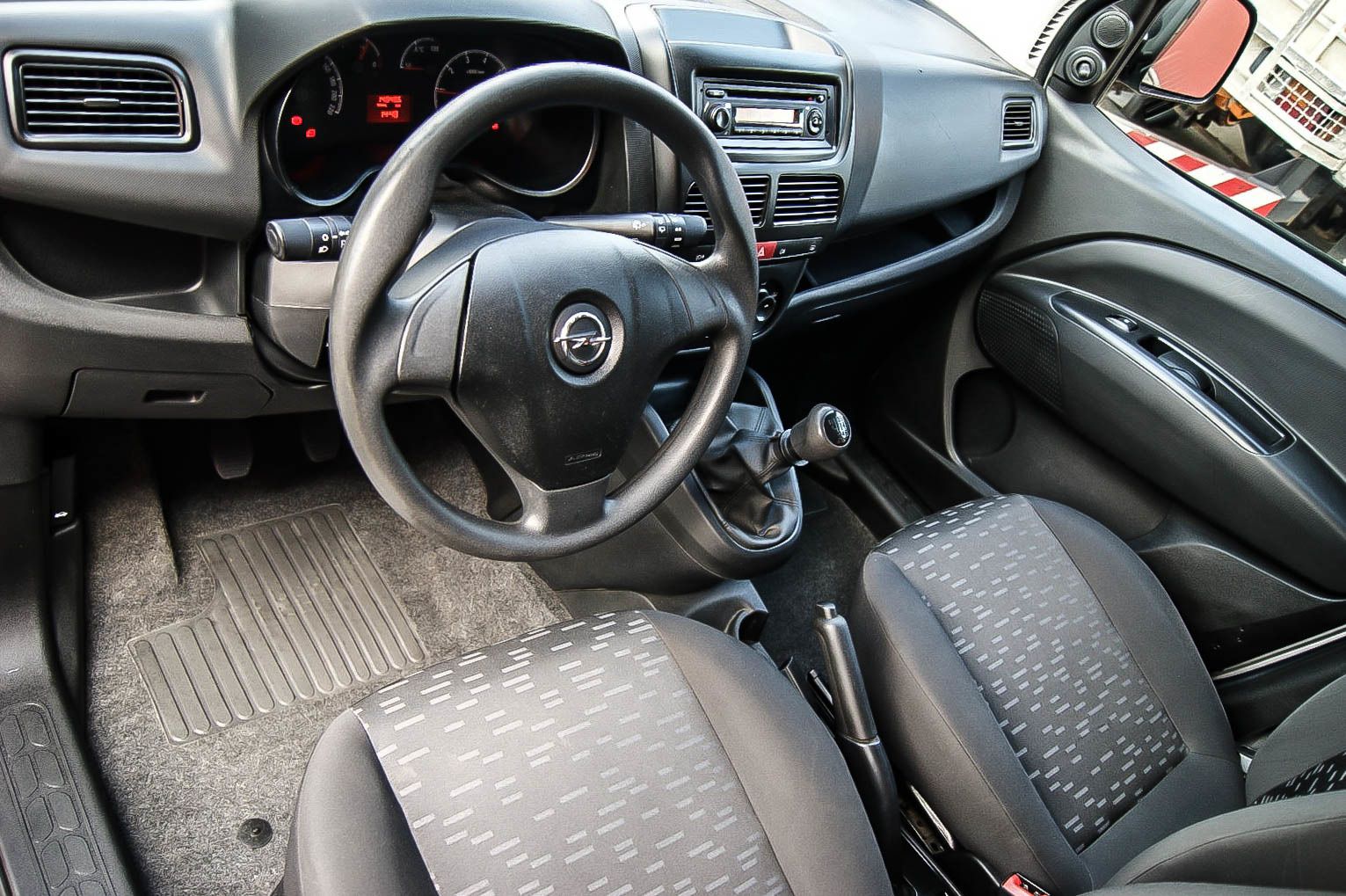 Fahrzeugabbildung Opel Combo D Selection L1H1 5-SITZE SCHIEBETÜREN 1.HD