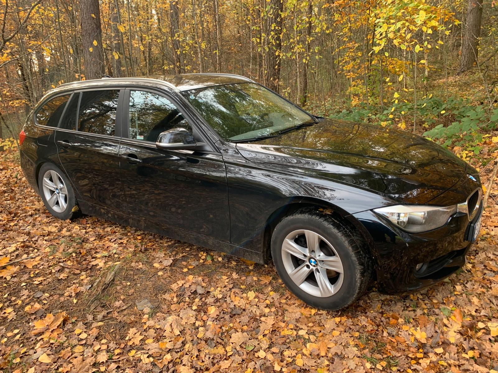 BMW 318 2014 — rear view