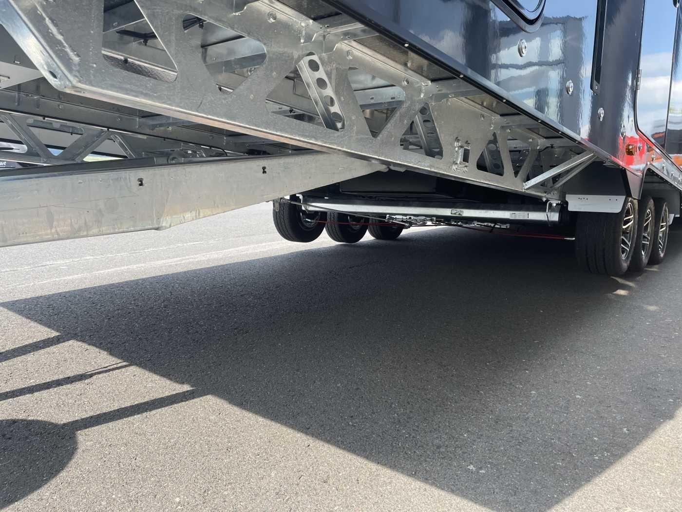Fahrzeugabbildung Brian James Brian James Race Transporter 7 / 6,16 m 3.500 kg