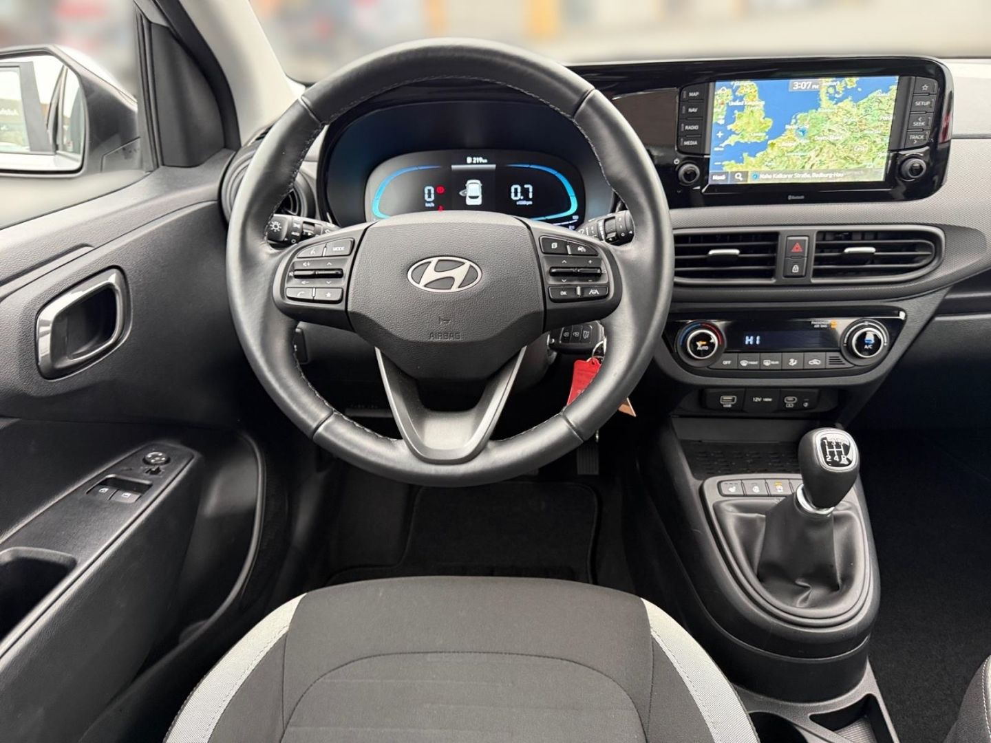 Fahrzeugabbildung Hyundai i10 Trend 1.0 PDC Klima Sitzheizung  HU/AU Neu