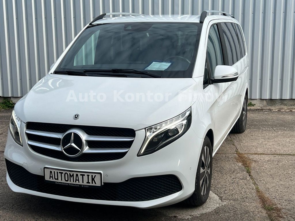 Image of Mercedes-Benz 220