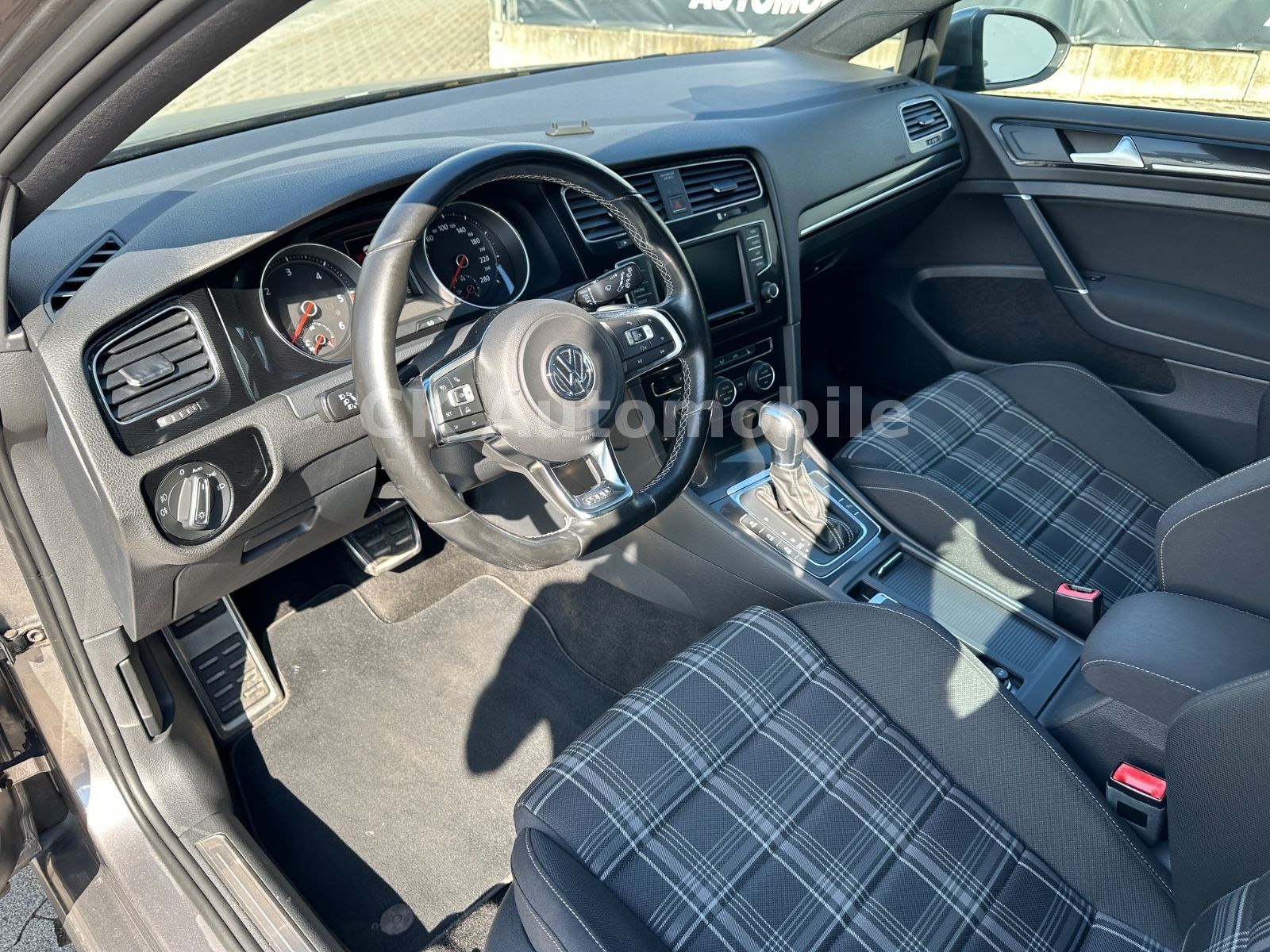 Fahrzeugabbildung Volkswagen Golf VII Lim. GTD BMT/DSG/Navi/Bi-Xenon/PDC