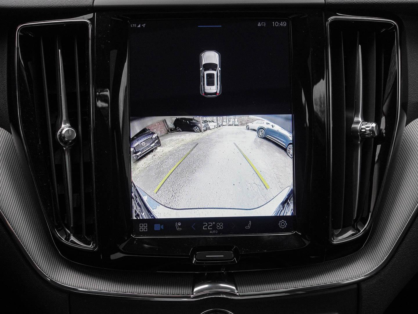 Volvo XC60 Plus Dark Recharge Plug-In Hybrid AWD T6 Tw