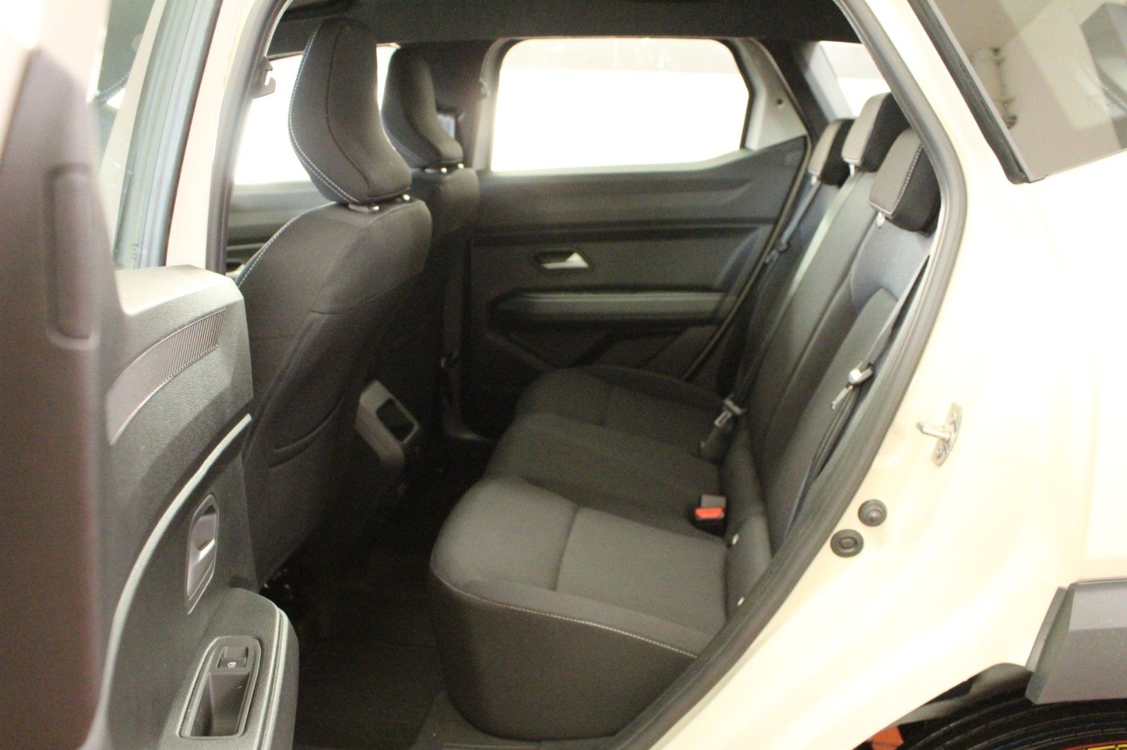 Fahrzeugabbildung Dacia Duster mild hybrid 140 Expression*Winterp.*MY 26