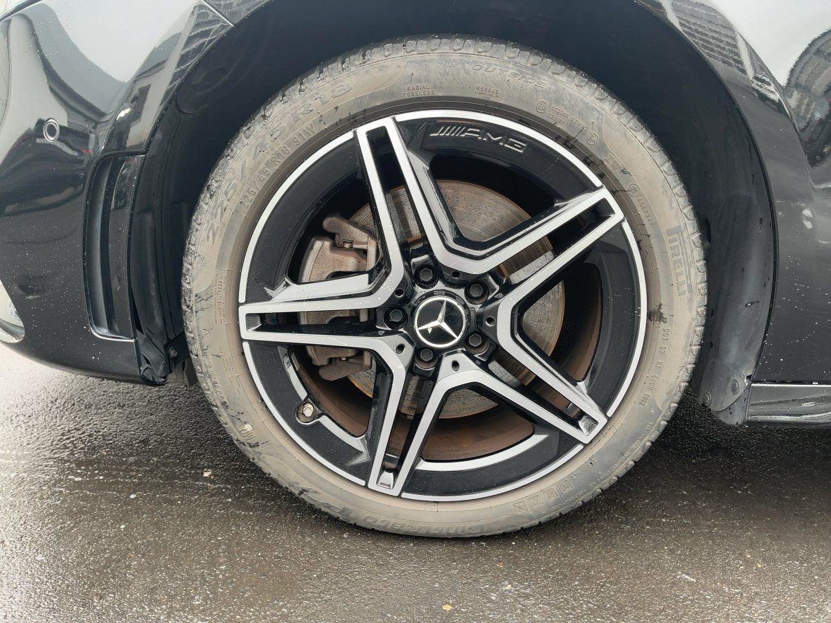 Fahrzeugabbildung Mercedes-Benz A 250 e AMG/Night/Kamera/LED/18''