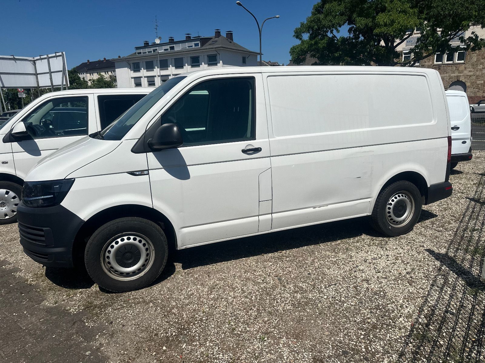 Fahrzeugabbildung Volkswagen T6 2.0 TDI TRANSPORTER KASTEN*1.HAND+AHK*