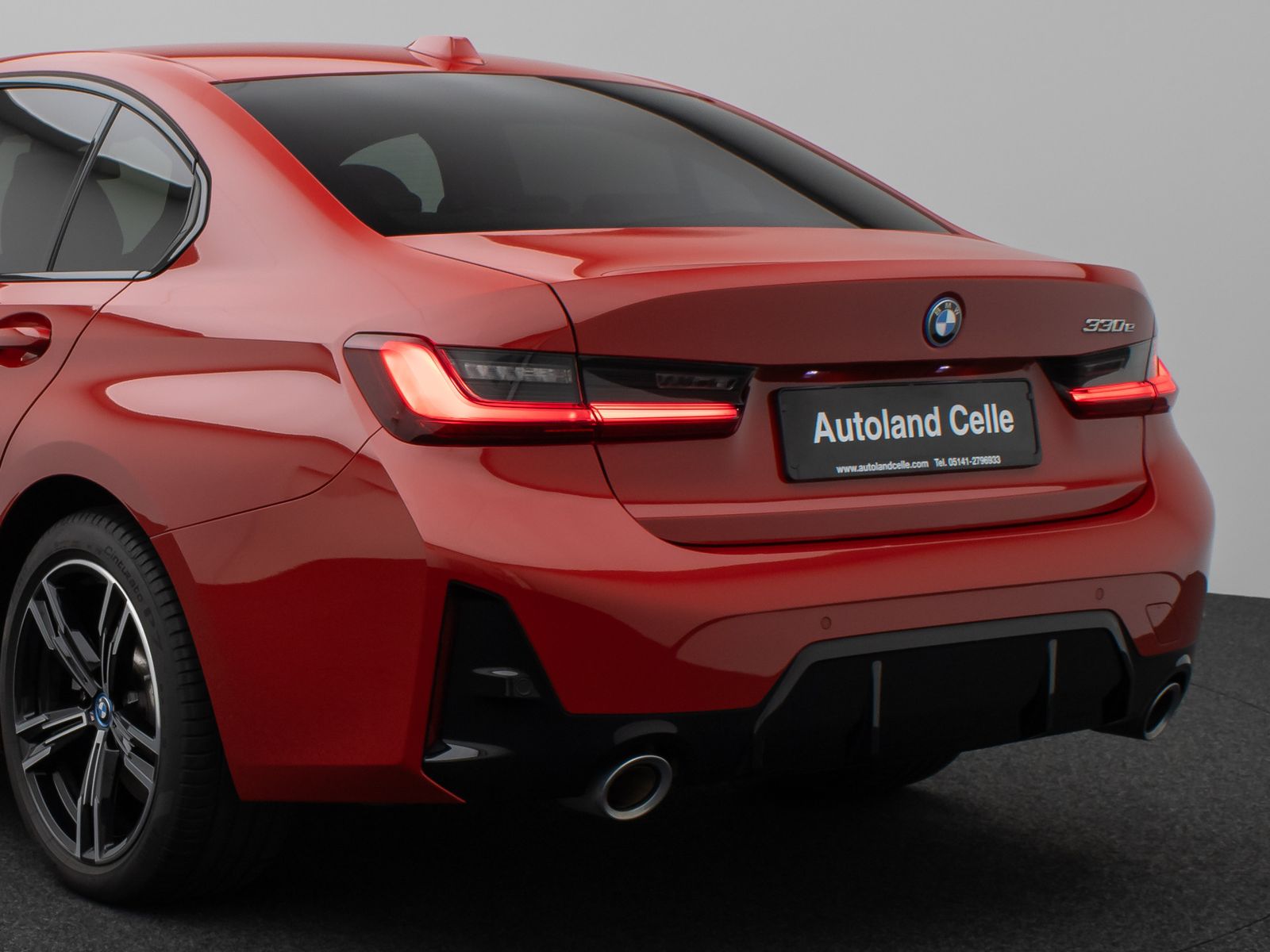 Fahrzeugabbildung BMW 330e M Sport HUD DAB PDC Geschwindigkeitsreg