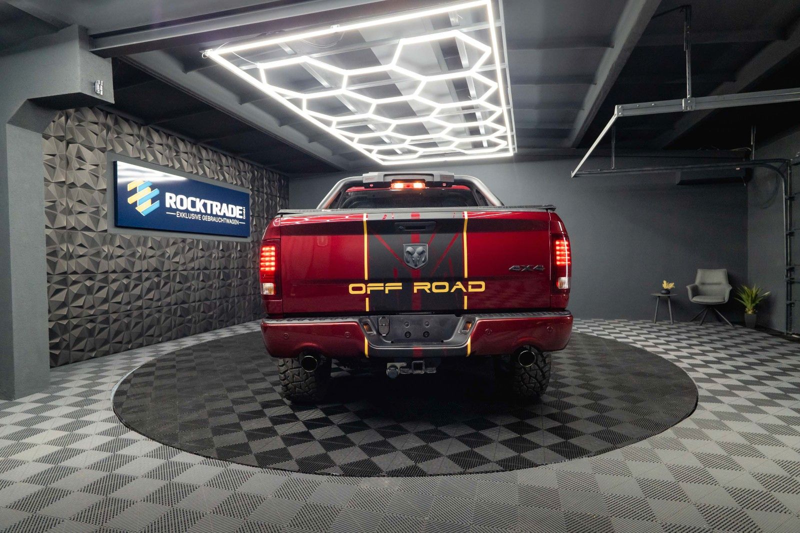 Fahrzeugabbildung Dodge RAM 5.7 V8 HEMI 4x4 OFFROAD Night-Paket *LED*AHK