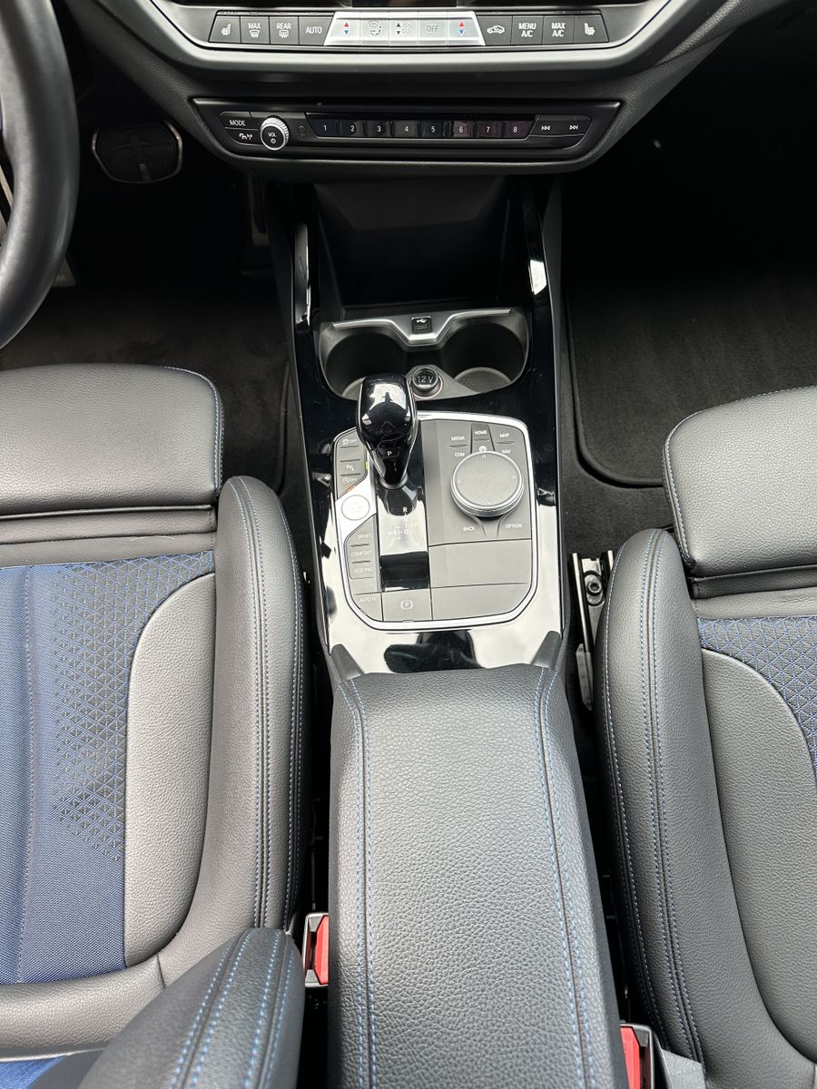 Fahrzeugabbildung BMW M135i xDrive 5-Türer NAV+LED+ACC+COMFORT-PAKET