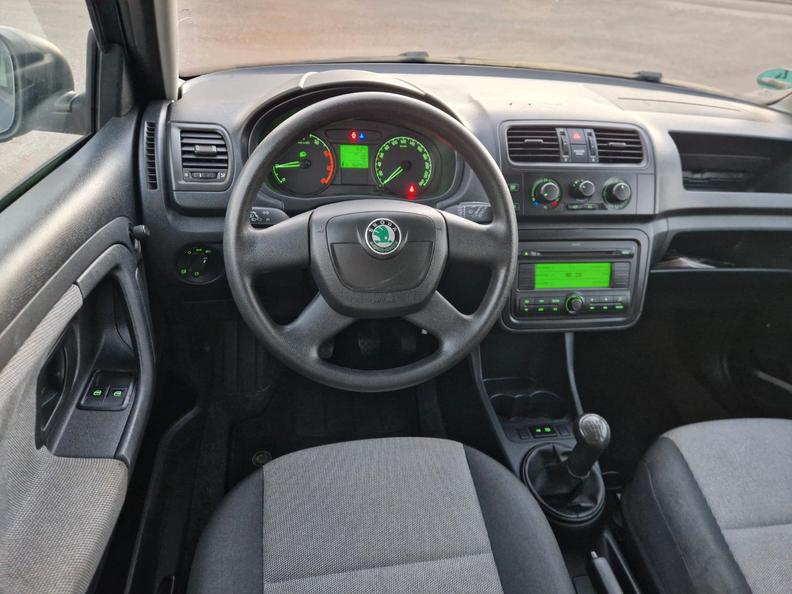 Skoda Fabia 2010 — photo 10