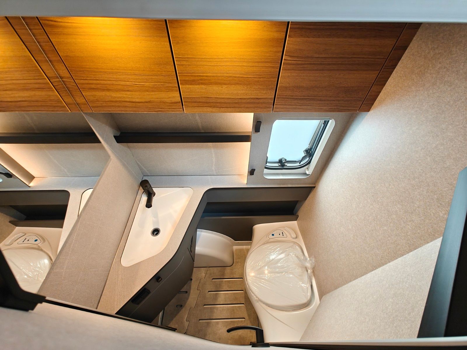 Fahrzeugabbildung HYMER / ERIBA / HYMERCAR Feeling 442 2026