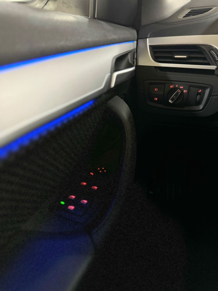 Fahrzeugabbildung BMW X2 sD20i Kamera HiFi Alarm LED Navi AHK Panorama