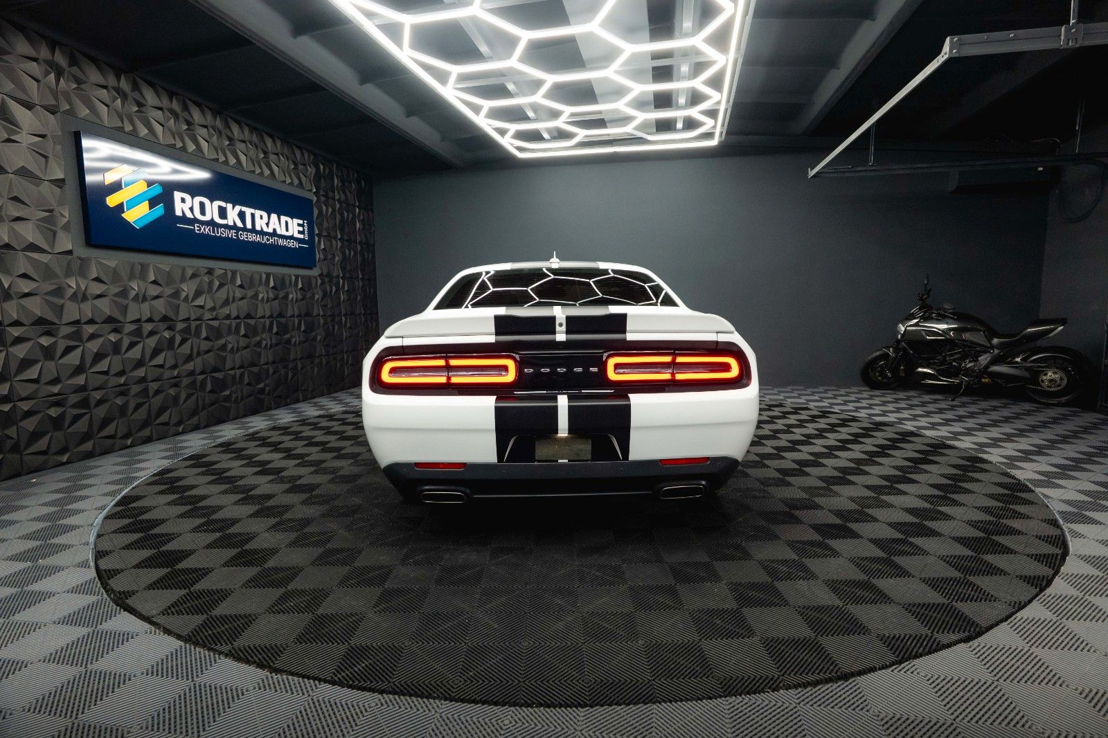 Fahrzeugabbildung Dodge Challenger 3.6 V6 GT Performance SRT Styling