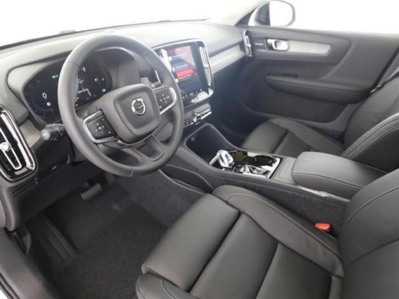 Fahrzeugabbildung Volvo XC40 B4B Plus Dark