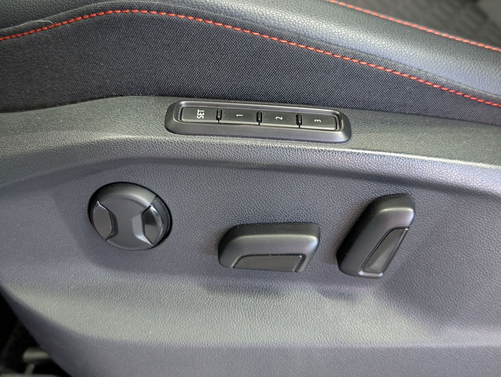 Fahrzeugabbildung SEAT Tarraco FR AHK PANO ACC VIRT APP MEMO BEATS StHz