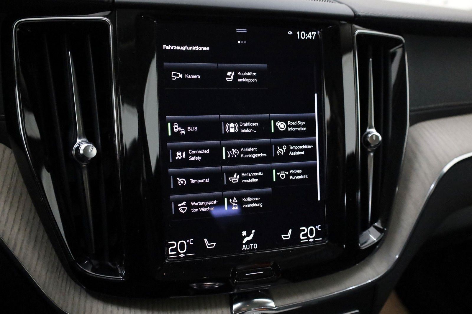 Fahrzeugabbildung Volvo XC60 Inscription T6 AWD,Leder,Kamera,Panoram,AHK