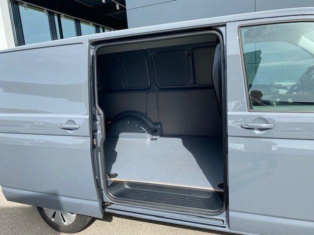 Volkswagen T6.1 Kasten 2.0 TDI DSG L1H1 Navi Kamera Temp...