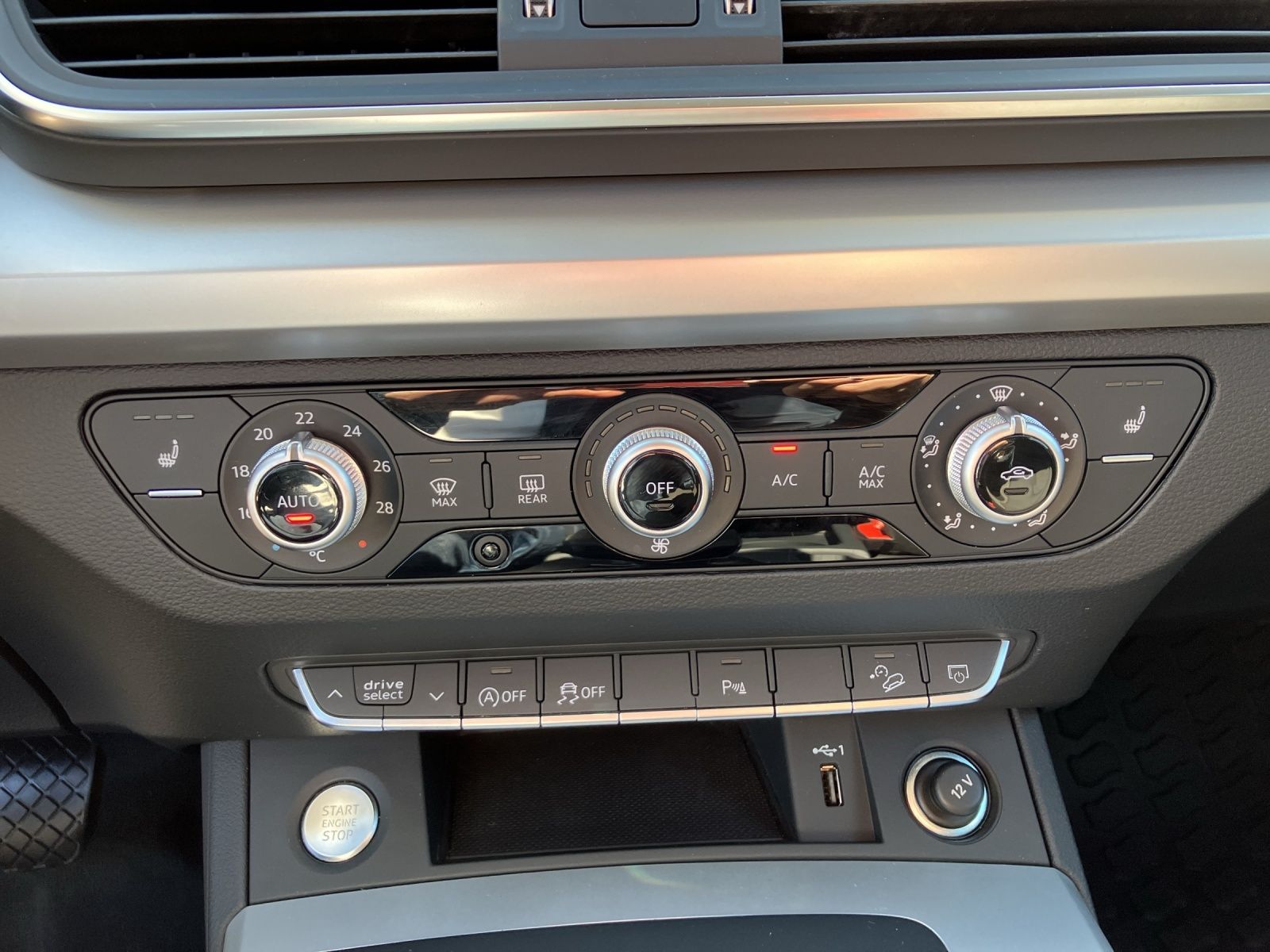 Fahrzeugabbildung Audi Q5 50 TDI quattro S-tronic AHK LED RFK