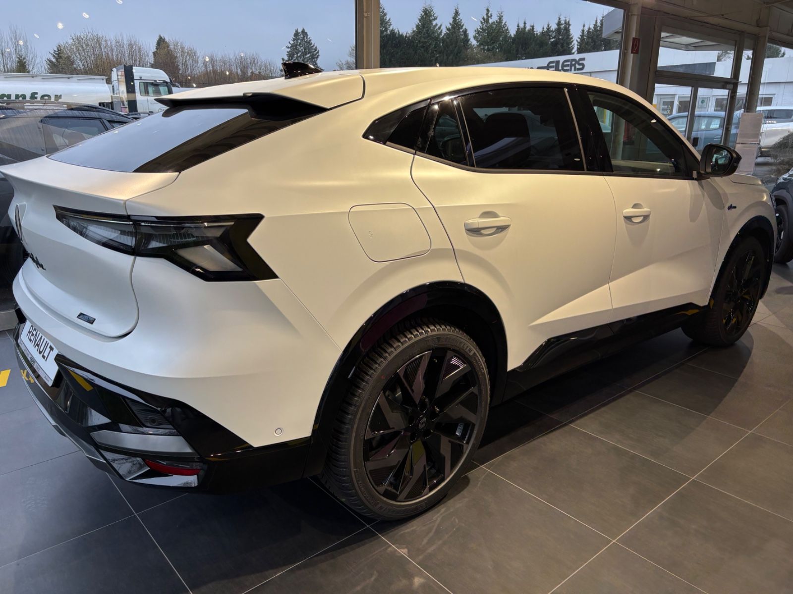 Fahrzeugabbildung Renault Rafale 200 E-Tech Full Hybrid Esprit Alpine