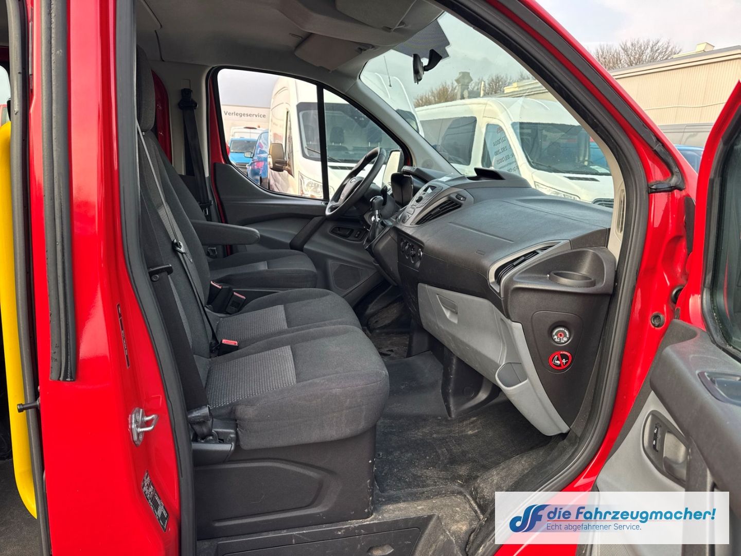 Fahrzeugabbildung Ford Transit Custom Kombi 300 L1 2.2 TDCi *1889 *EXPO