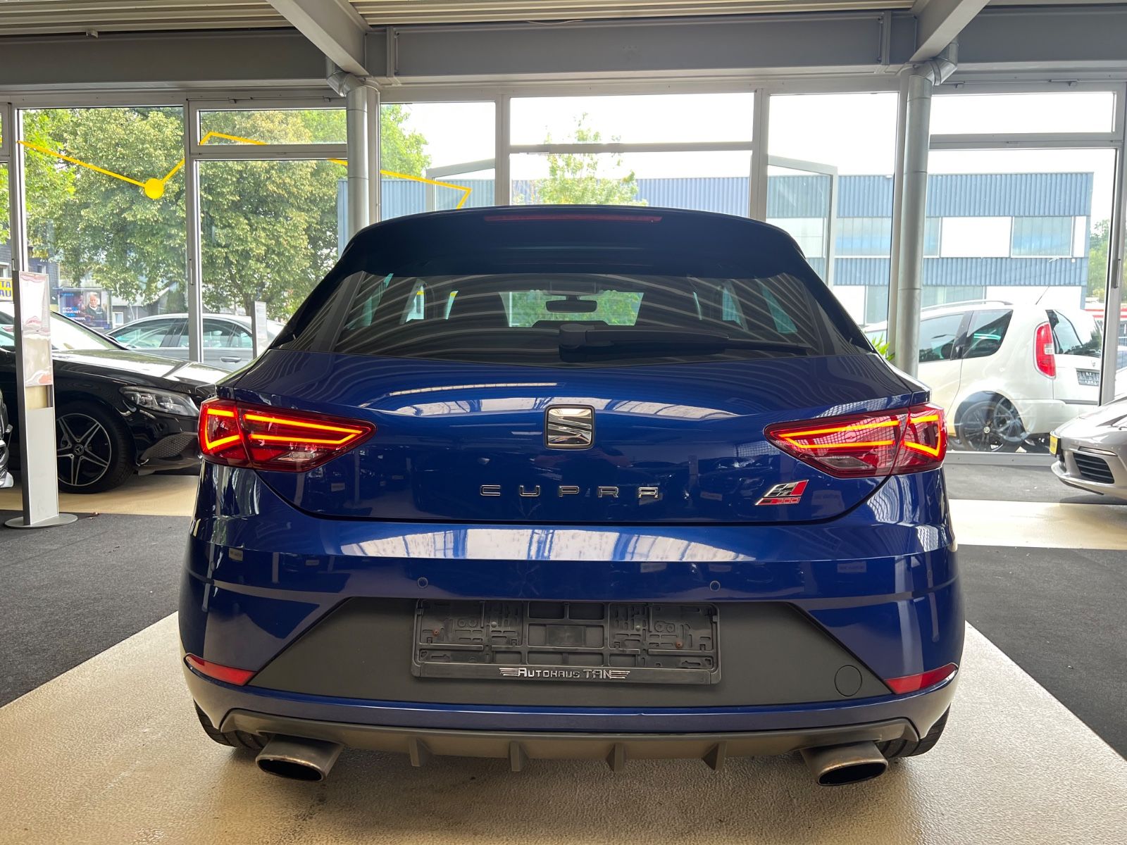 Fahrzeugabbildung SEAT Leon SC Cupra 300 *Mystery Blue* SPORTSITZE *