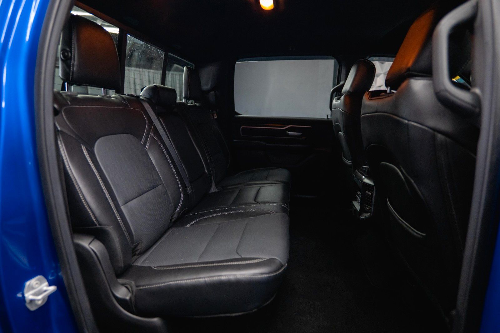 Fahrzeugabbildung Dodge RAM 5.7 V8 HEMI 4x4 OFFROAD Night Limited 19%