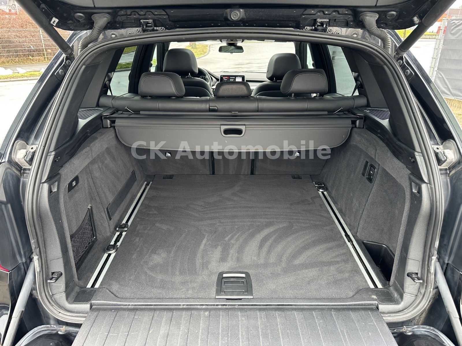 Fahrzeugabbildung BMW X5 xDrive 35i M-Sport/Navi/Pano/Head-Up/LED/AHK