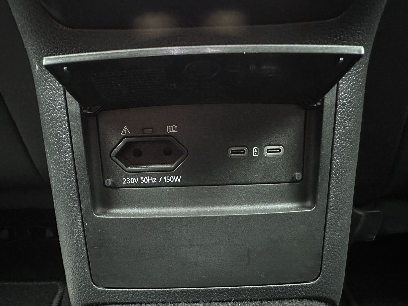 Fahrzeugabbildung SKODA Superb Combi 2.0 TDI Sportline NAV+LED+AHK+VCOCK