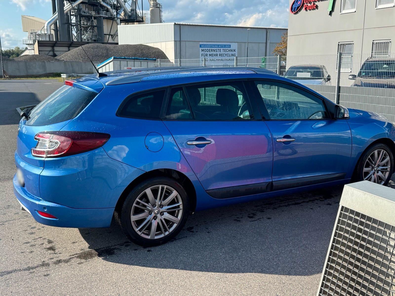 Renault Megane 2010 — engine 140 HP (103kW)