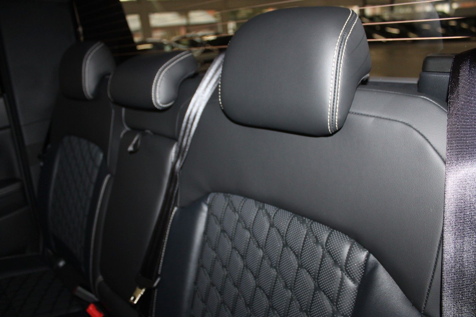 Fahrzeugabbildung Ford Ranger Platinum Automatik LEDER AHK ROLLO STDH