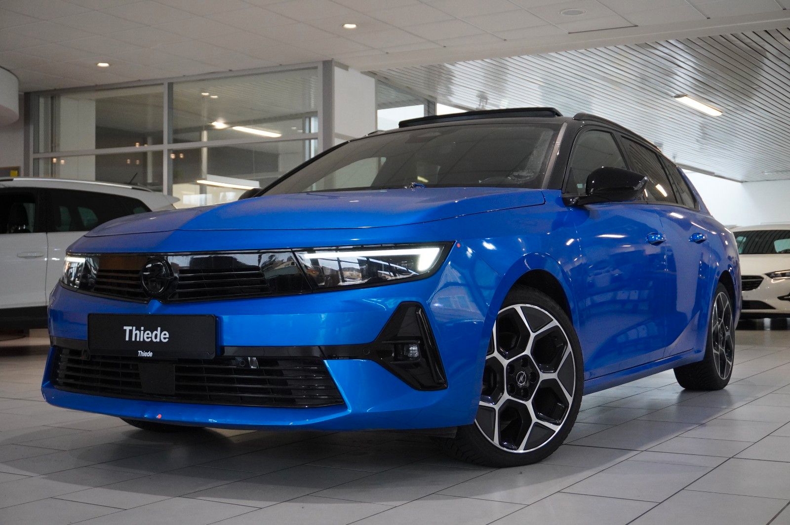 Fahrzeugabbildung Opel Astra ST 1.2T ULTIMATE NAVI/LED/PANO./SPORT/DAB+