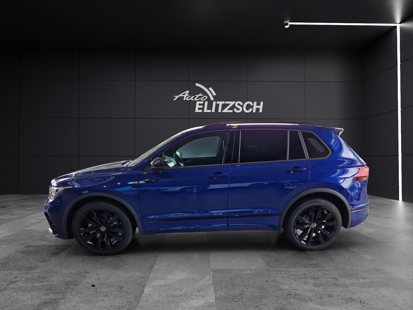 Fahrzeugabbildung Volkswagen Tiguan R-Line 4M MATRIX ACC 20" NAVI