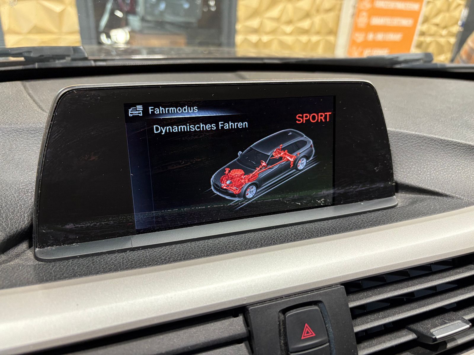 Fahrzeugabbildung BMW 325 Baureihe 3 Touring 325 d/NAVI/PDC/SHZ/KLIMA/