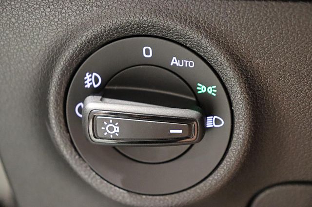 Karoq 1.0 TSI Clever OPF NAVI LED TEMPOMAT SHZ